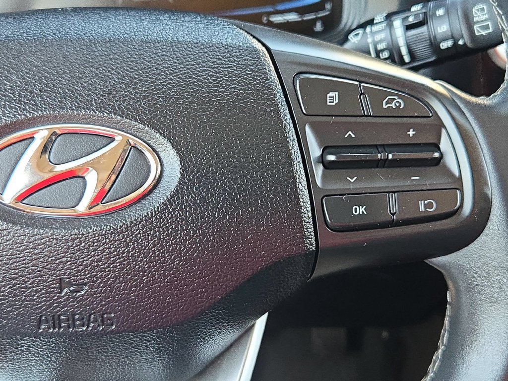 Used 2025 Hyundai Venue SEL FWD image 22
