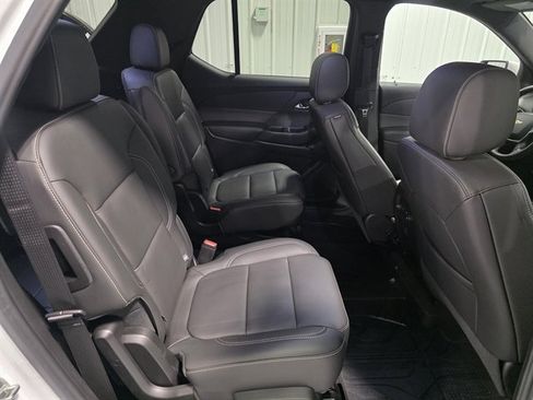 Used 2023 Chevrolet Traverse LT w/ LPO, Floor Liner Package image 16