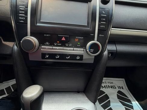 Used 2012 Toyota Camry SE FWD image 13