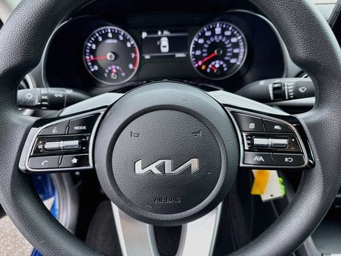 Certified 2023 Kia Forte LXS FWD image 11