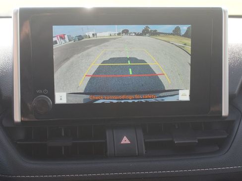 Used 2025 Toyota RAV4 XLE AWD/4WD image 7