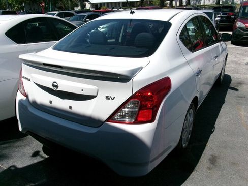 Used 2018 Nissan Versa SV image 15