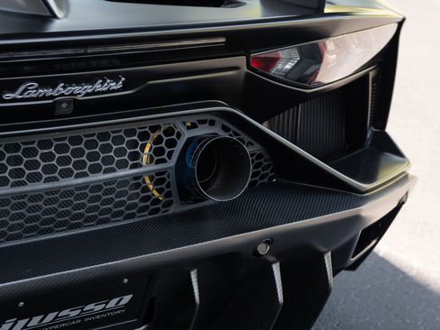 Used 2020 Lamborghini Aventador SVJ AWD/4WD image 24
