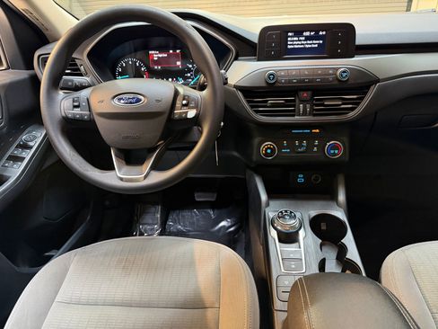 Used 2020 Ford Escape S image 4