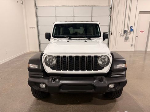 Used 2025 Jeep Wrangler Sport S image 2