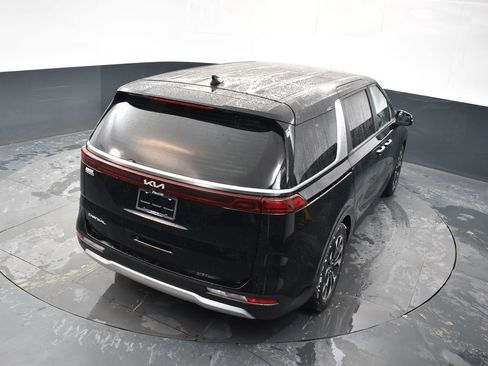 Used 2024 Kia Carnival EX image 30