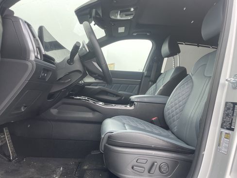 Certified 2025 Kia Sorento SX Prestige image 12