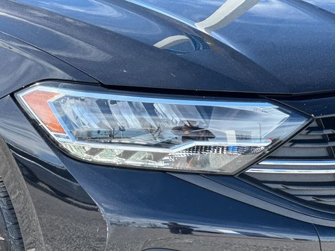 Used 2024 Volkswagen Jetta Sport image 10