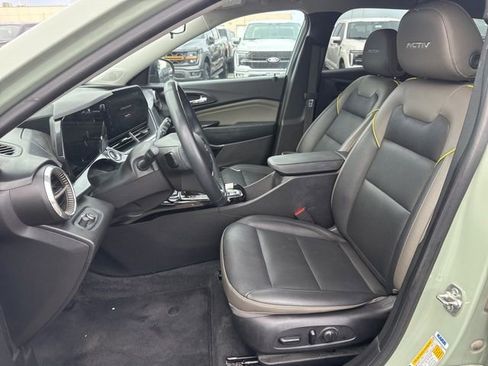 Used 2025 Chevrolet Trax ACTIV w/ Driver Confidence Package FWD image 11