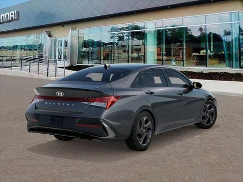 New 2026 Hyundai Elantra SEL Sport FWD image 4