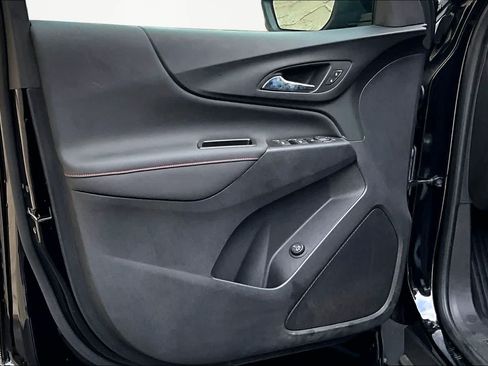 Used 2023 Chevrolet Equinox RS FWD image 22