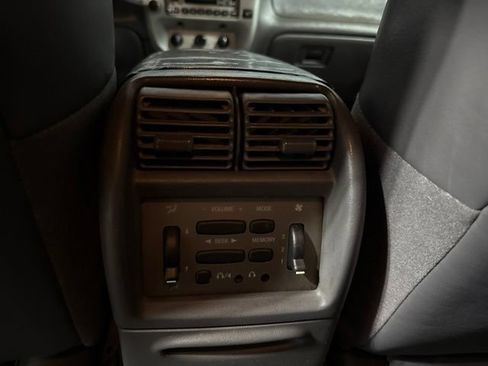 Used 2001 Ford Explorer Sport Trac 4x4 image 23