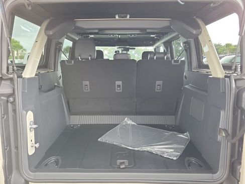 New 2026 Ford Bronco Big Bend w/ Black Diamond Package AWD/4WD image 13
