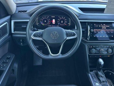 Used 2023 Volkswagen Atlas SE image 14