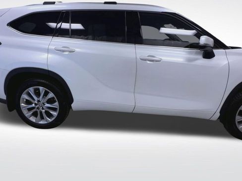 Used 2023 Toyota Highlander Limited AWD/4WD image 9