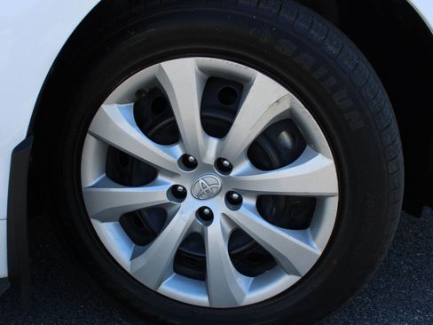 Used 2025 Toyota Corolla LE image 19