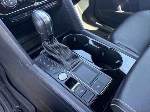 Used 2023 Volkswagen Atlas Cross Sport SE w/ Panoramic Sunroof Package FWD image 27