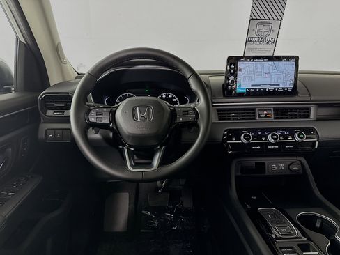 New 2025 Honda Pilot Touring image 28