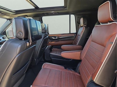 Used 2024 GMC Yukon XL Denali Ultimate image 14
