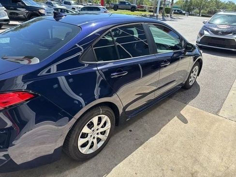 Used 2022 Toyota Corolla LE image 6