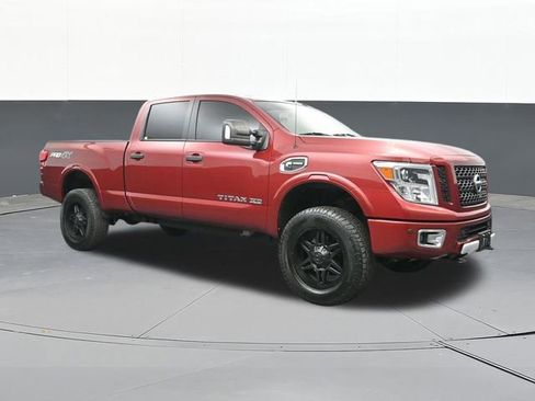 Used 2018 Nissan Titan PRO-4X w/ Pro-4x Convenience Package AWD/4WD image 21