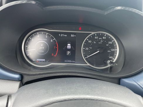 Used 2025 Nissan Versa SV image 39