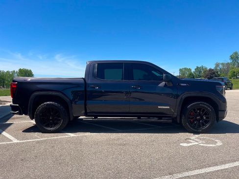 Used 2022 GMC Sierra 1500 Elevation w/ LPO, Elevation Black Package AWD/4WD image 8