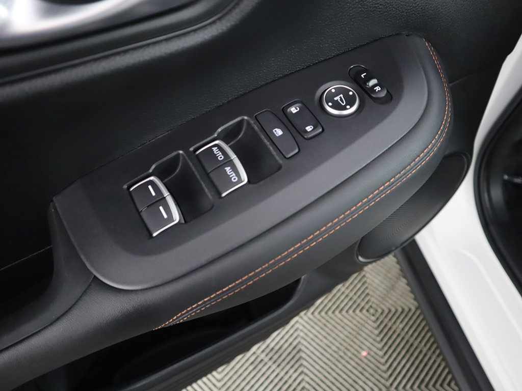 Used 2024 Honda HR-V Sport image 35