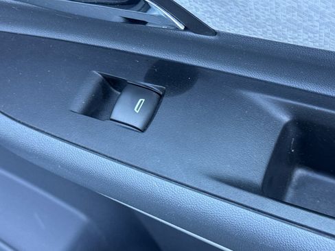 Used 2017 Chevrolet Bolt LT FWD image 23