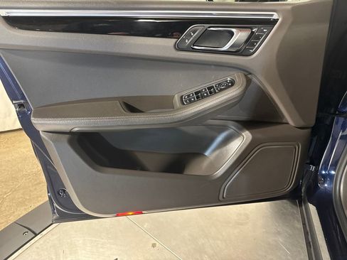 Used 2017 Porsche Macan S image 24