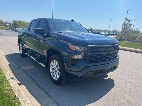 Used 2023 Chevrolet Silverado 1500 Custom image 2