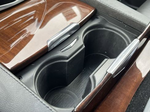 Used 2019 Cadillac Escalade ESV Premium Luxury image 40