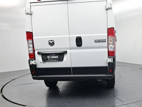 Used 2025 RAM ProMaster 2500 w/ Convenience Group FWD image 7