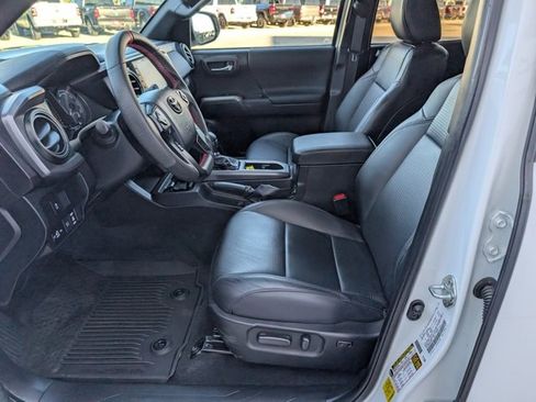 Used 2023 Toyota Tacoma TRD Off-Road image 2