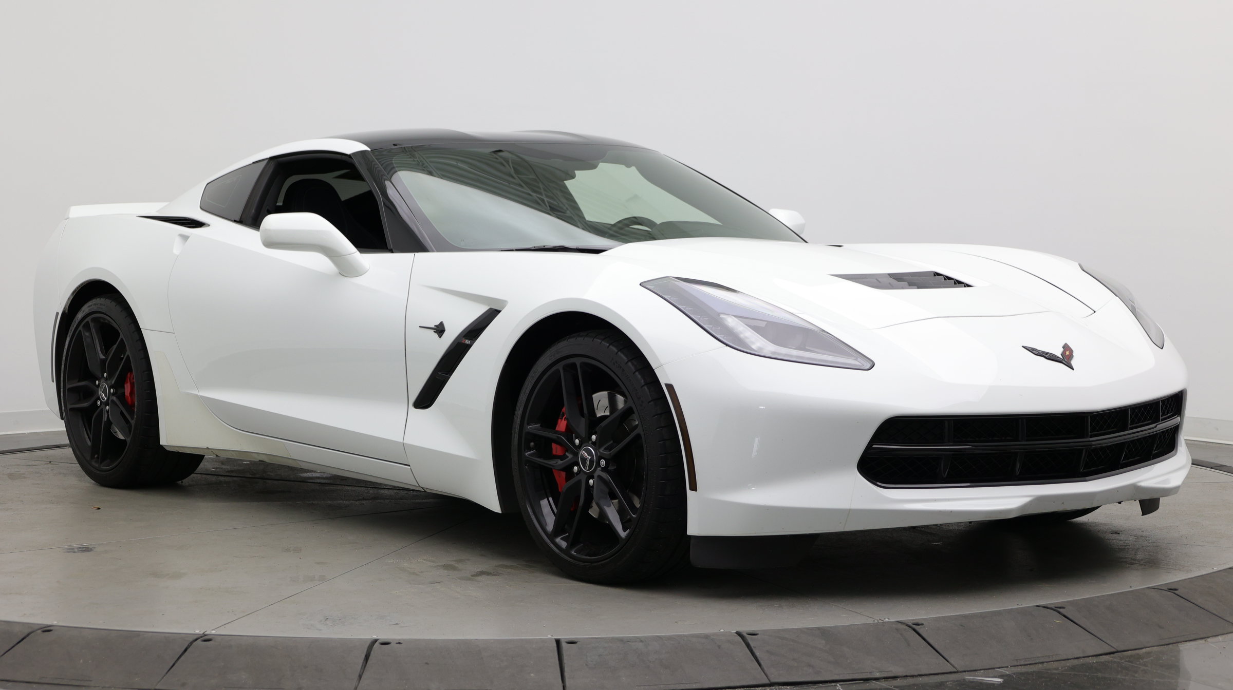 Used 2014 Chevrolet Corvette Stingray Coupe w/ 2LT Preferred Equipment Group RWD image 3