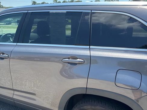 Used 2016 Toyota Highlander Limited Platinum AWD/4WD image 6