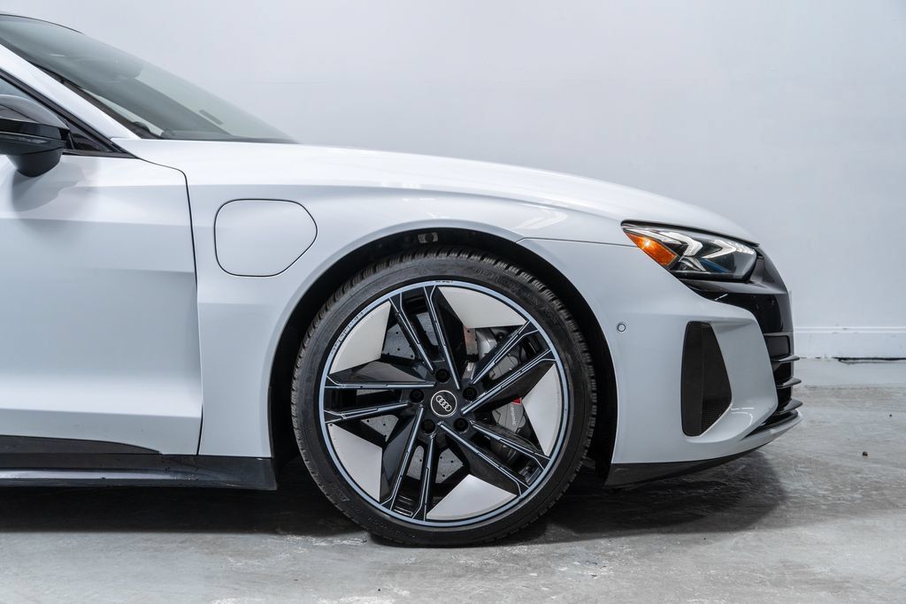 Used 2023 Audi RS e-tron GT w/ Carbon Performance Package AWD/4WD image 12