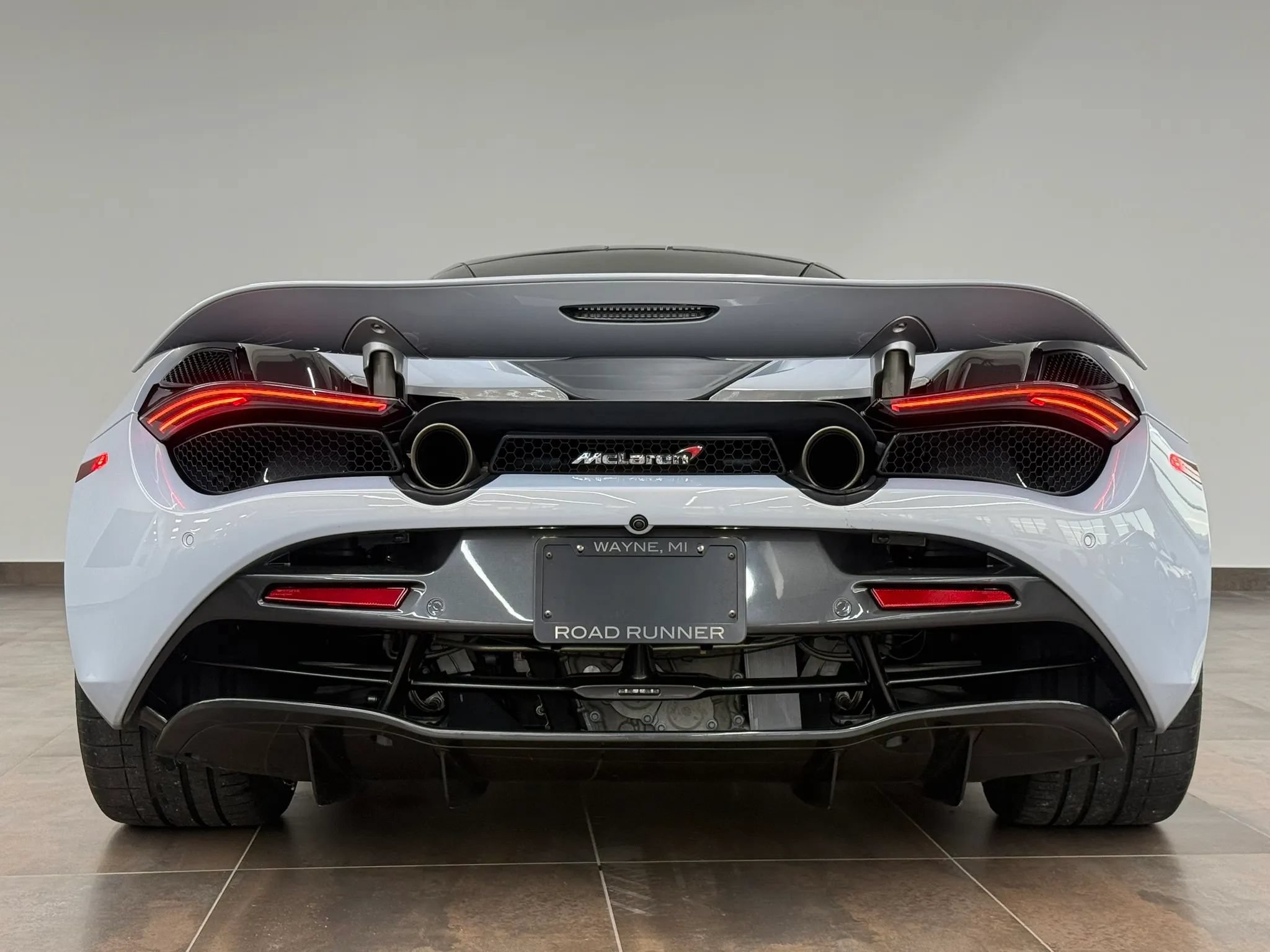 Used 2018 McLaren 720S RWD image 10