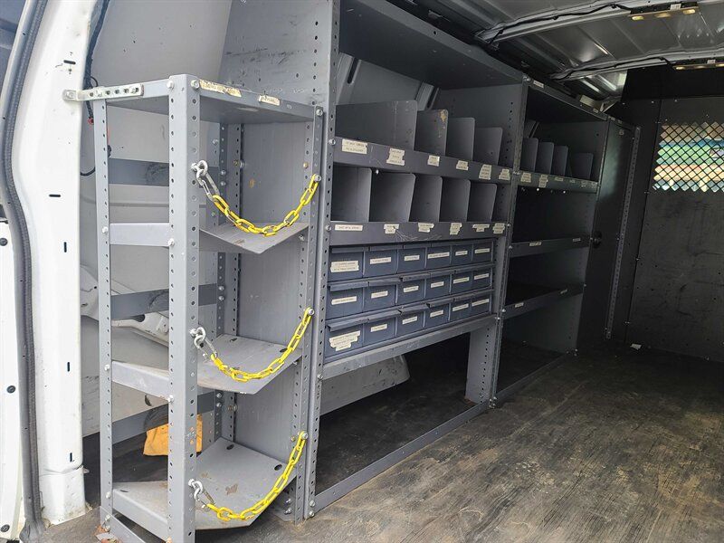 Used 2017 Chevrolet Express 2500 RWD image 18