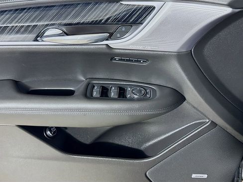 Used 2023 Cadillac XT6 Premium Luxury image 16