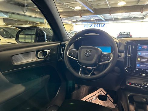 Certified 2023 Volvo C40 P8 Recharge Ultimate w/ Protection Package Premier image 23