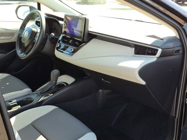 Used 2026 Toyota Corolla LE w/ LE Premium Package FWD image 23