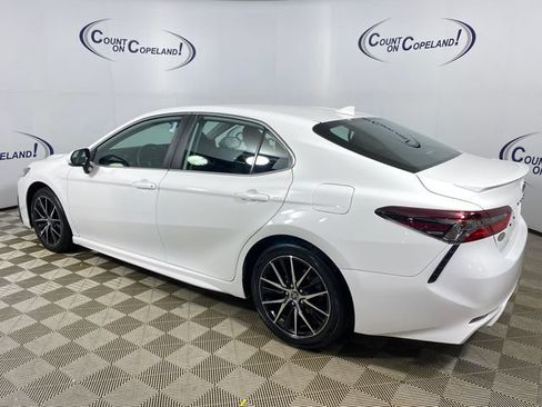 Certified 2023 Toyota Camry SE FWD image 4