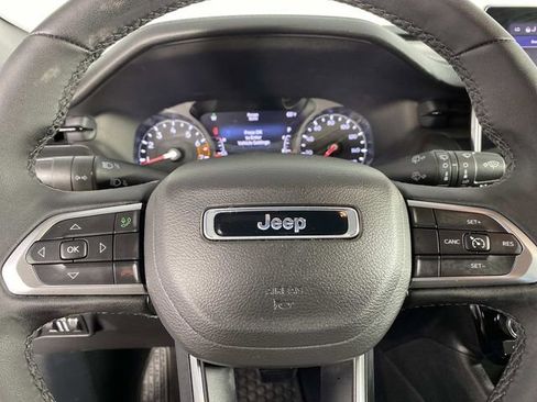 Used 2024 Jeep Compass Latitude w/ Sun and Sound Group AWD/4WD image 16