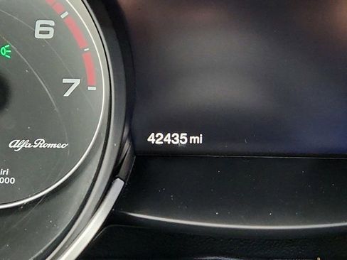 Used 2022 Alfa Romeo Stelvio Sprint image 15