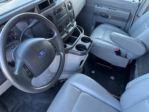 Used 2019 Ford E-450 and Econoline 450 Super Duty w/ Power Windows & Locks Group RWD image 10