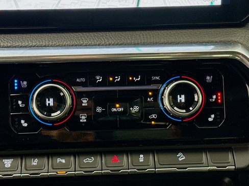 Used 2024 GMC Sierra 2500 Denali w/ Denali Reserve Package image 21