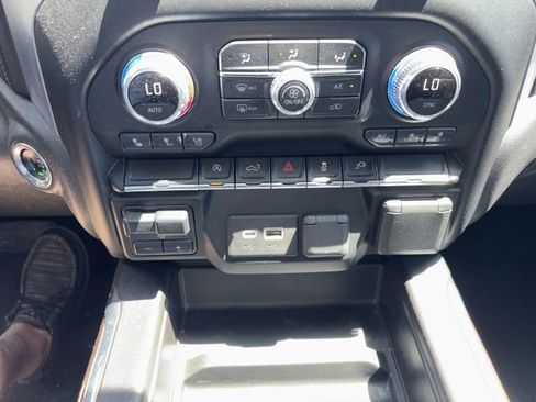 Used 2020 GMC Sierra 1500 SLT RWD image 14