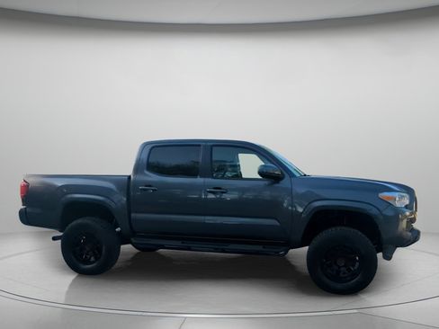 Used 2022 Toyota Tacoma SR RWD image 34