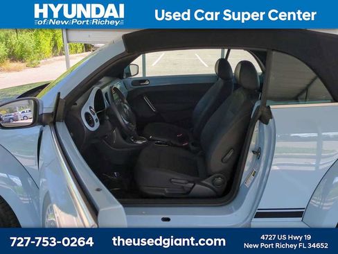 Used 2013 Volkswagen Beetle 2.5 FWD image 16